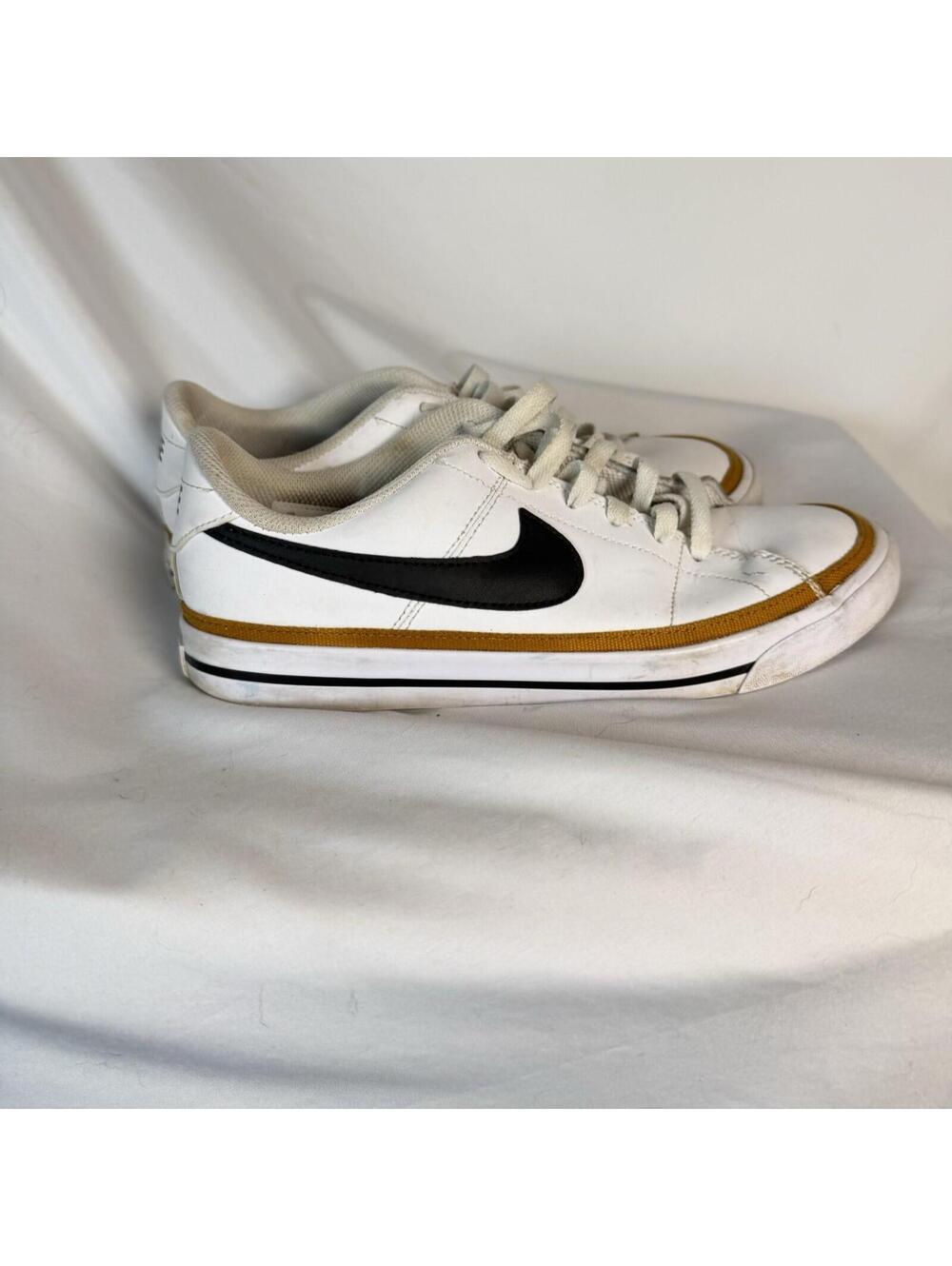 Nike Court Legacy  US Y6  Women 8 Tennis Shoe DA5380-102 White Black Gold